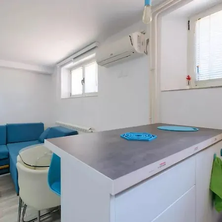 Fontana Apartment *